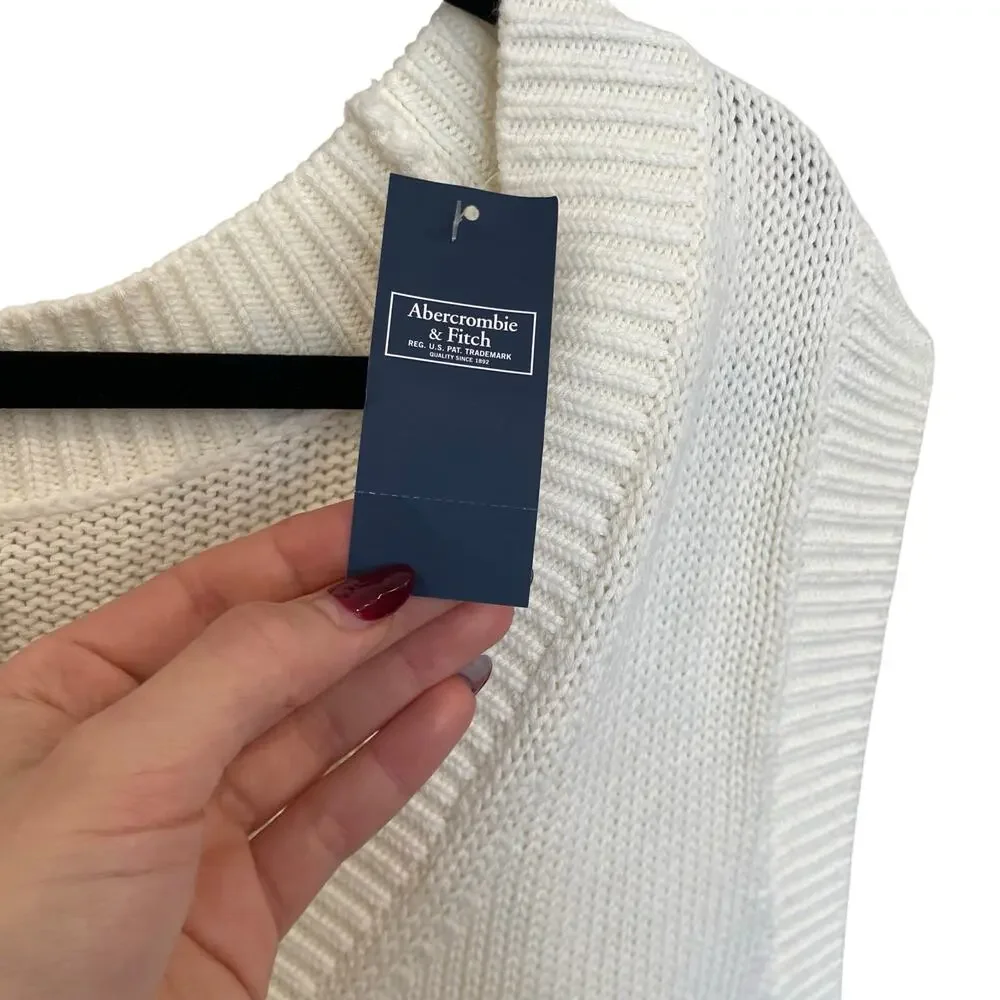 Abercrombie & Fitch Cropped Knit V Neck Sweater Vest In White | Preppy - Picture 9 of 11